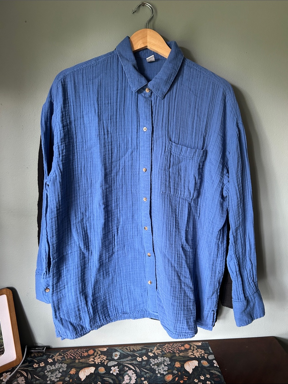Old Navy Women’s Cotton Gauze Button Up Shirts — Set of 2 — Black and Blue
